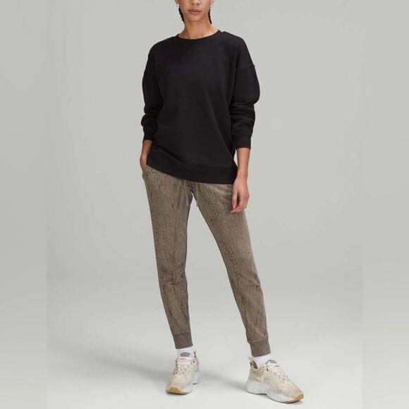 Lululemon Warm Down Jogger *7/8 Length
Thread Dye Rover Black Size 4 - Picture 1 of 12